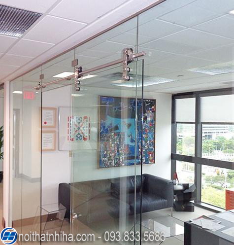 Cửa lùa kính cường lực ray treo