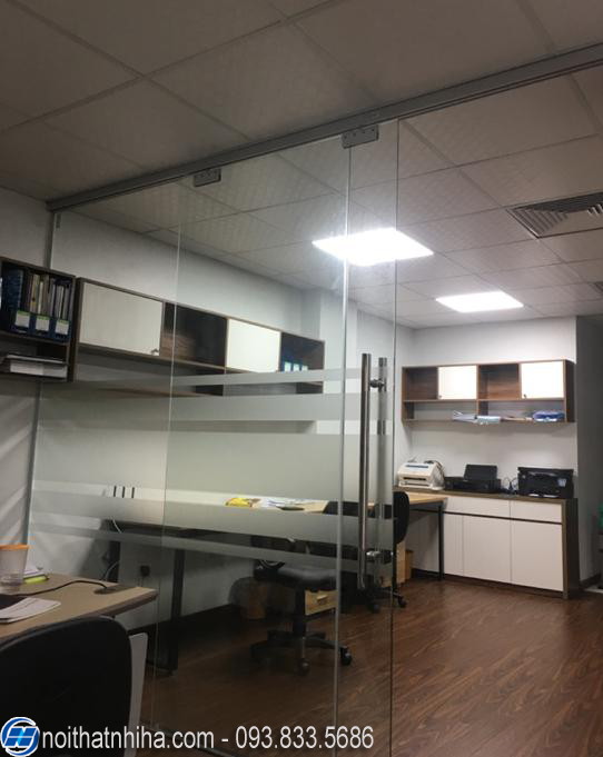 Cửa lùa kính cường lực ray treo