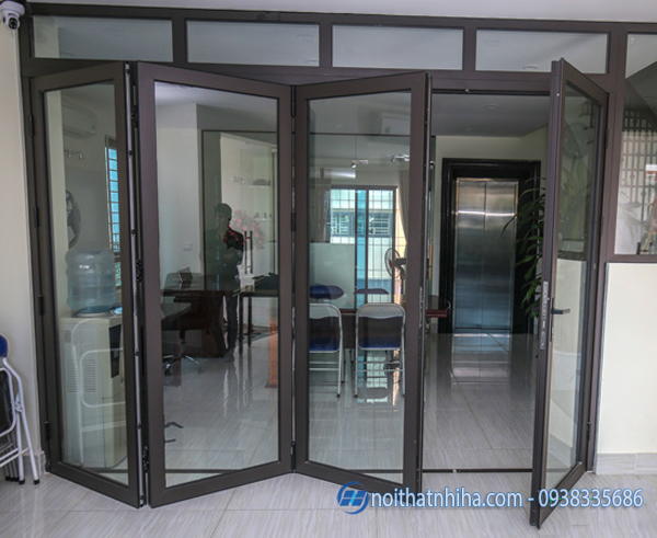 mẫu cửa đi 4 cánh nhôm kính