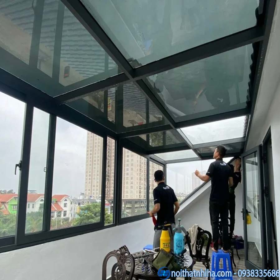Nhị Hà thi công mái kính chống nóng uy tín