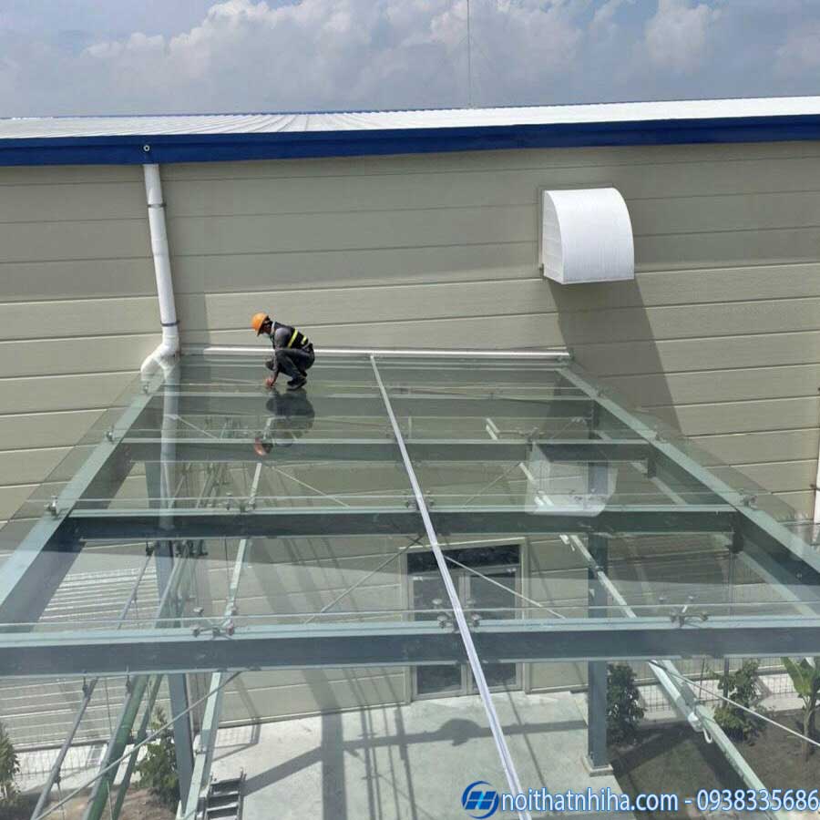 Lỗi về kết cấu rất hay xảy ra khi lắp đặt mái kính