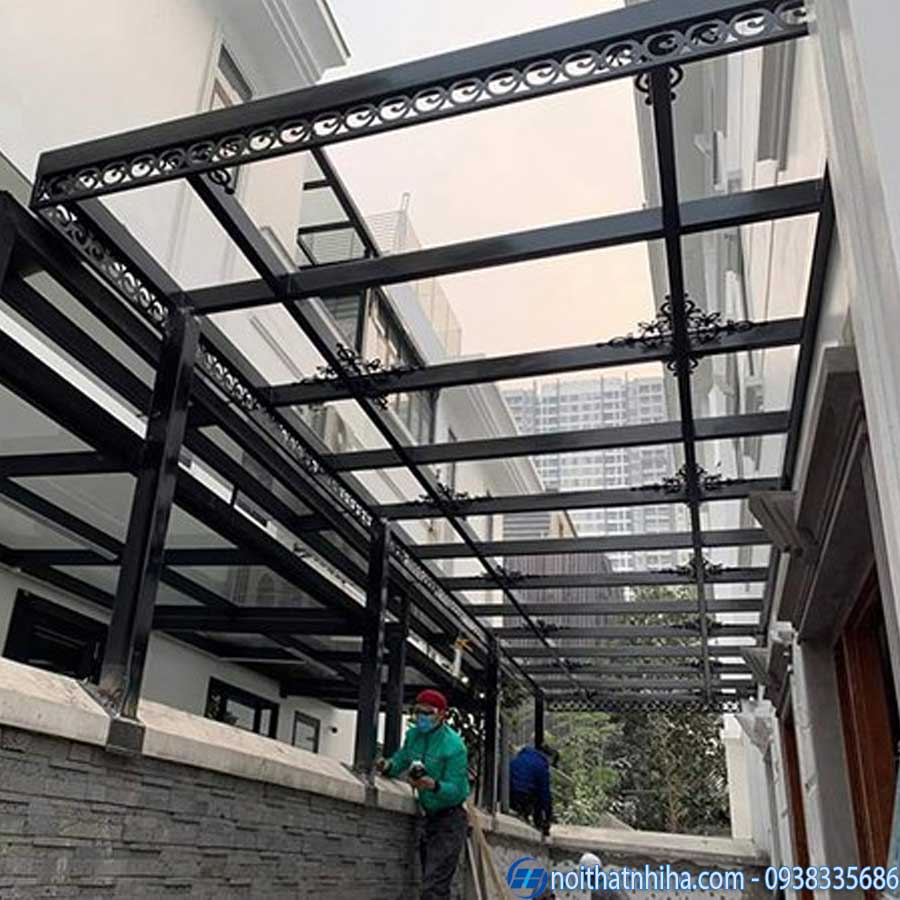 Mẫu mái kính khung sắt chắc chắn, tuổi thọ cao